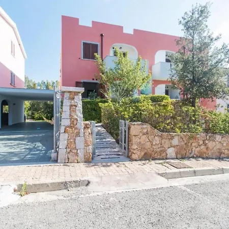 アパート In Meernaehe Auf Sardinien オロゼーイ