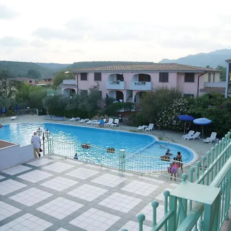 In Meernaehe Auf Sardinien * أروسييْ
