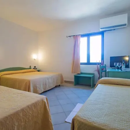In Meernaehe Auf Sardinien أروسييْ